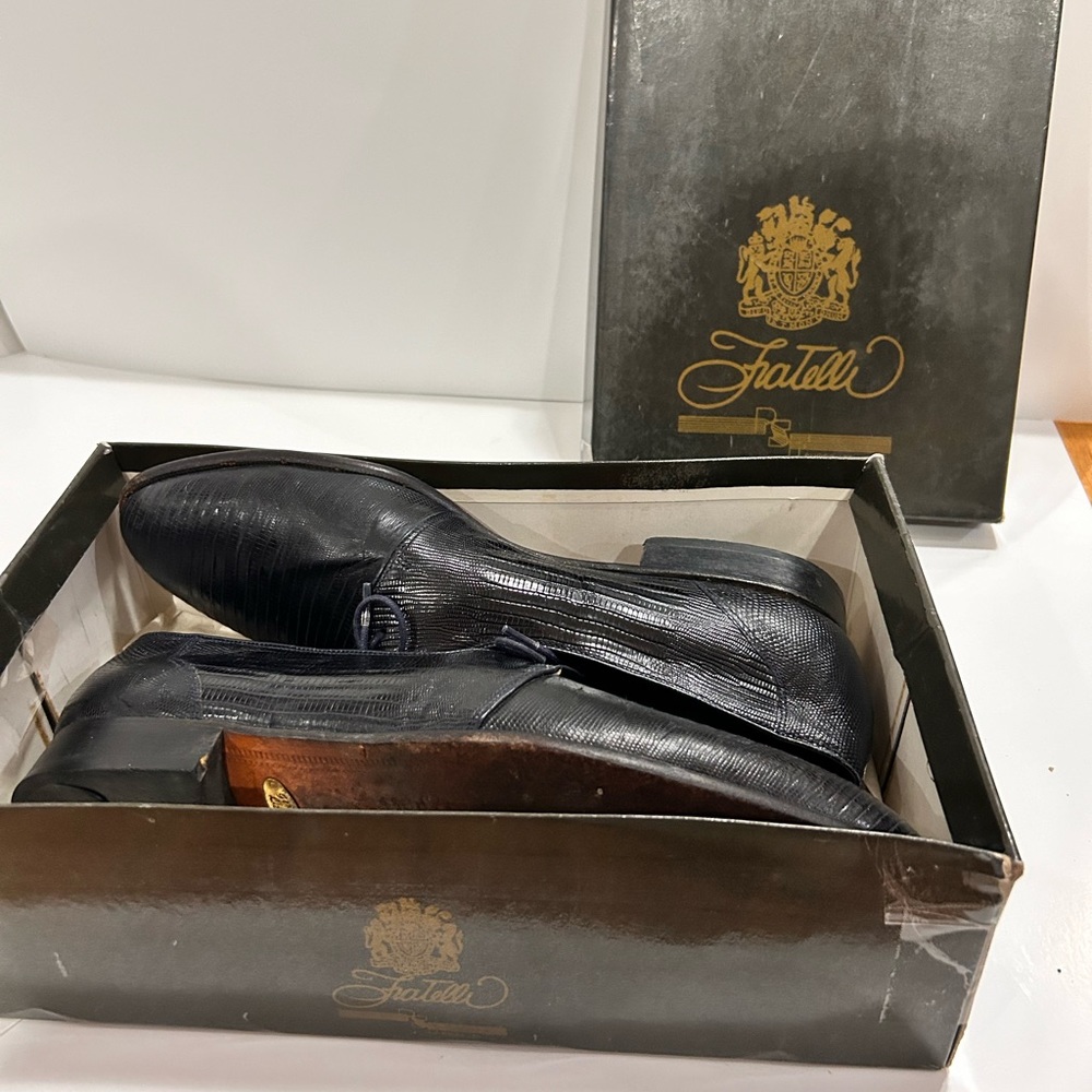 Vintage gently used Fratelli men’s shoes genuine lizard size 12.